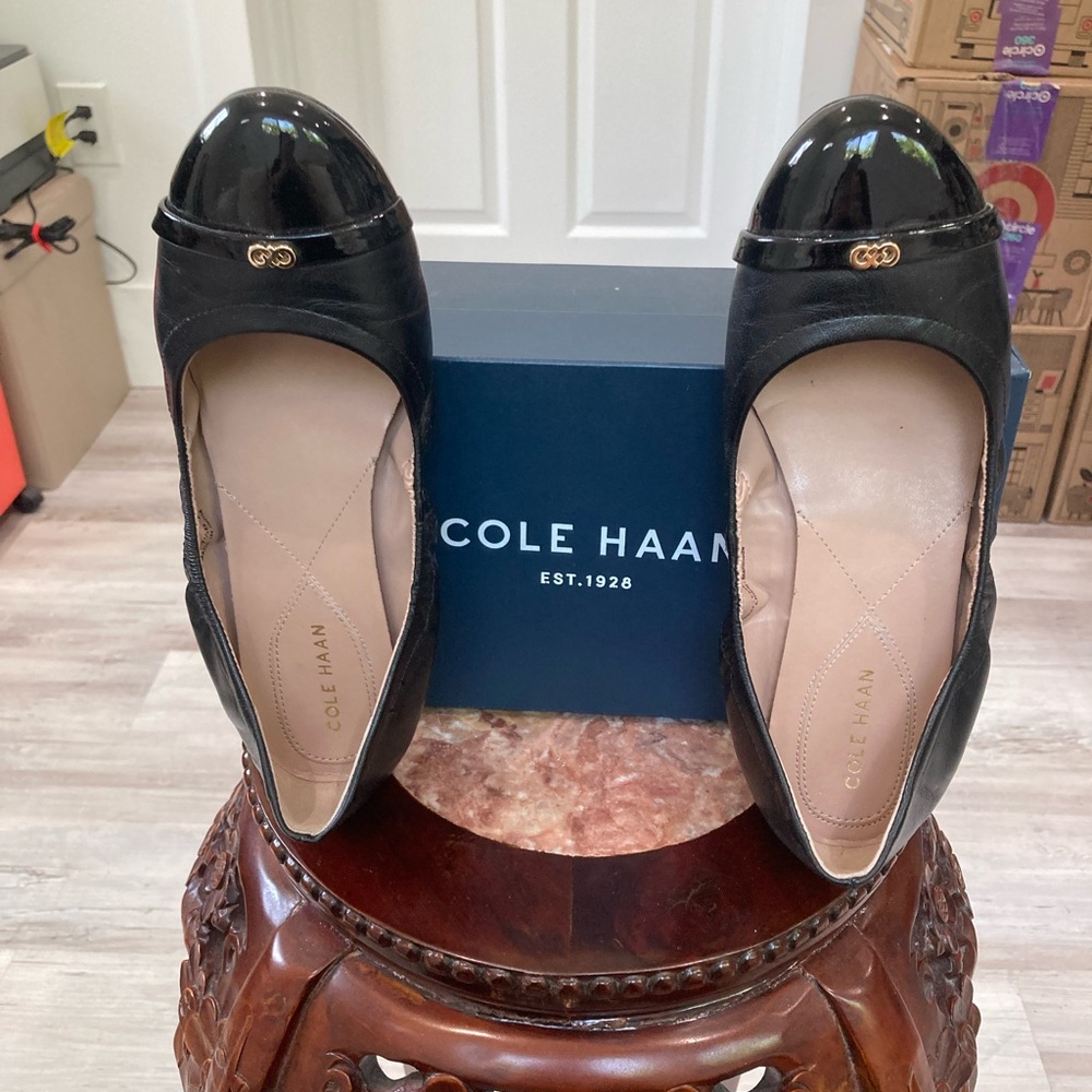 Pre-Loved Cole Haan Black Leather With Patent Leather Cap Toe Ballet Flat Shoes